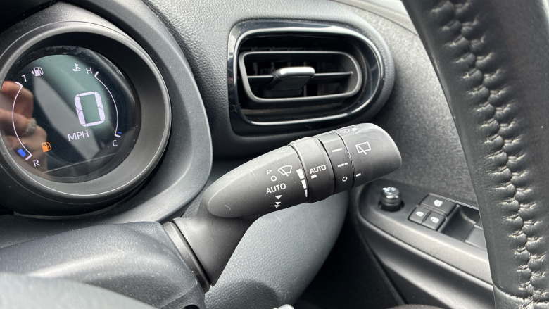 Toyota Yaris 1.5 Hybrid Design 5dr CVT Hybrid Hatchback